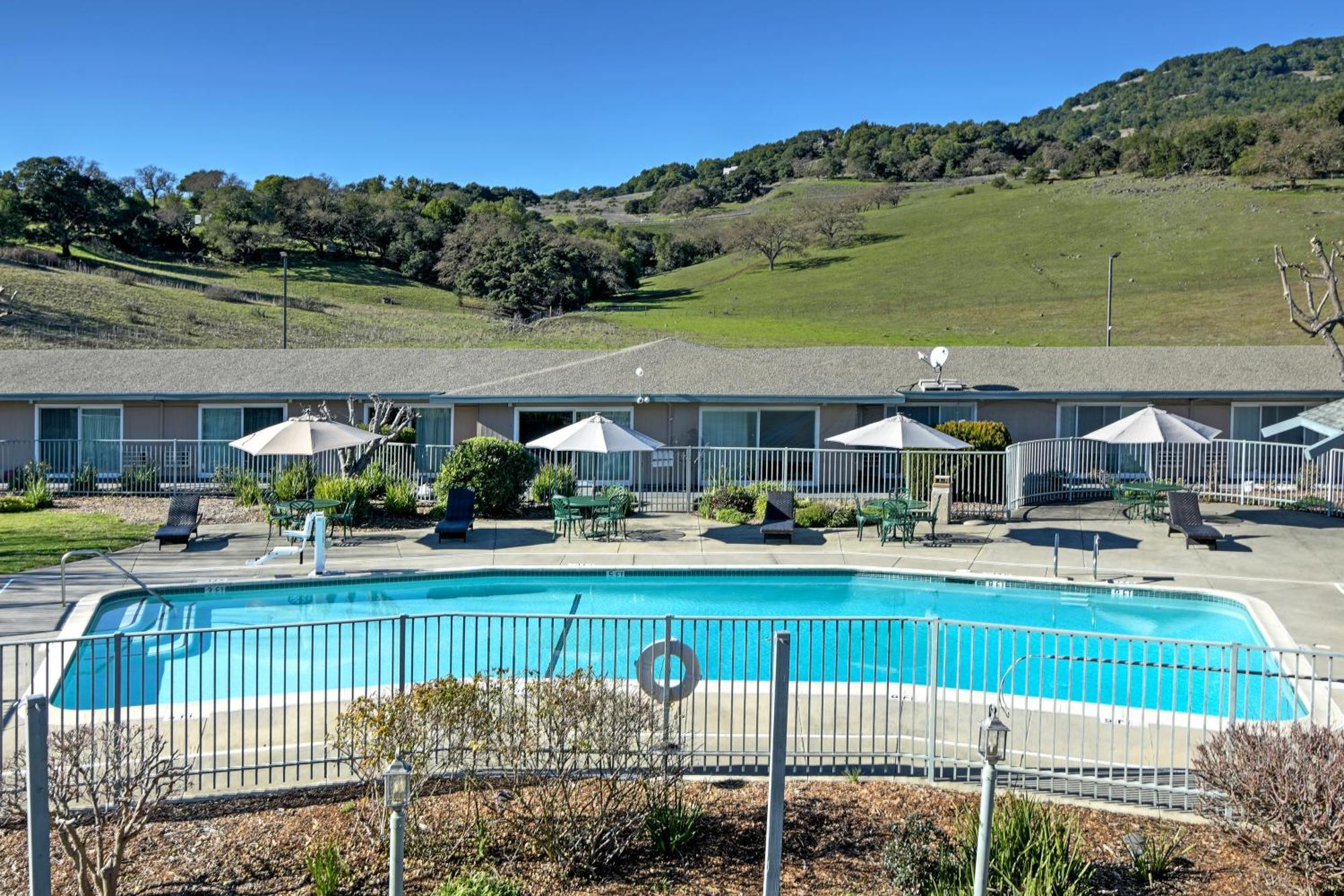 Days Inn By Wyndham Novato/San Francisco Exterior foto
